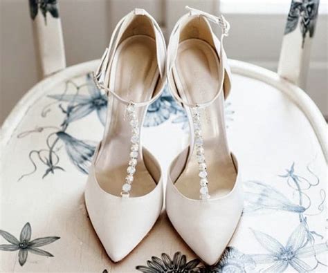 scarpe da sposa 2020 chanel|Abiti da sposa Chanel: i modelli più iconici per .